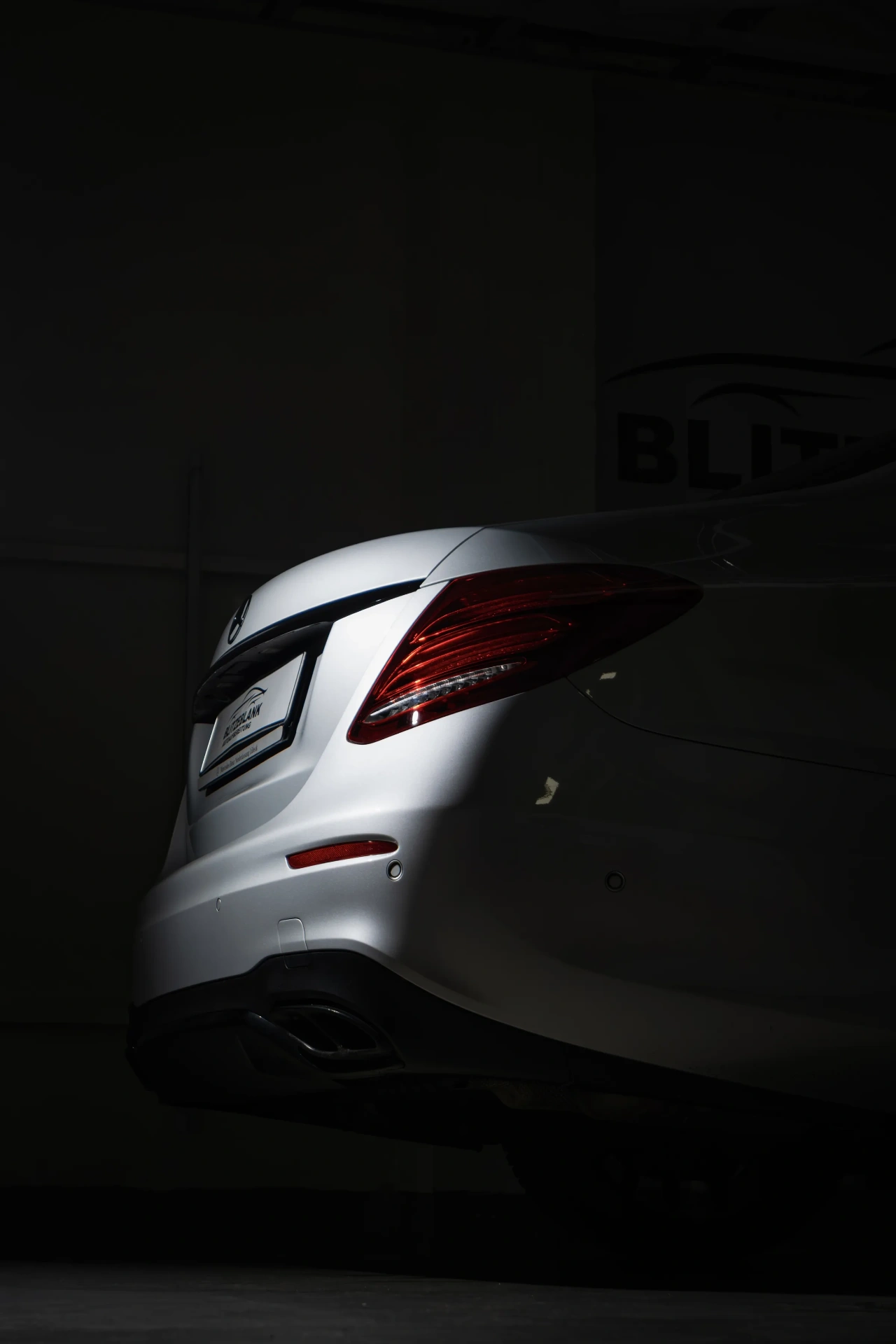 Mercedes S-Klasse weiß Heck mit Rückleuchten