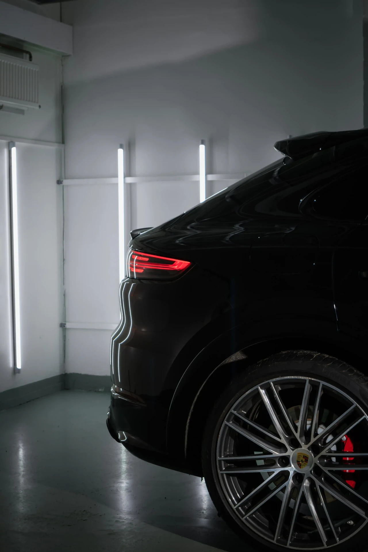 Porsche Cayenne Heck seitlich mit Rückleuchten